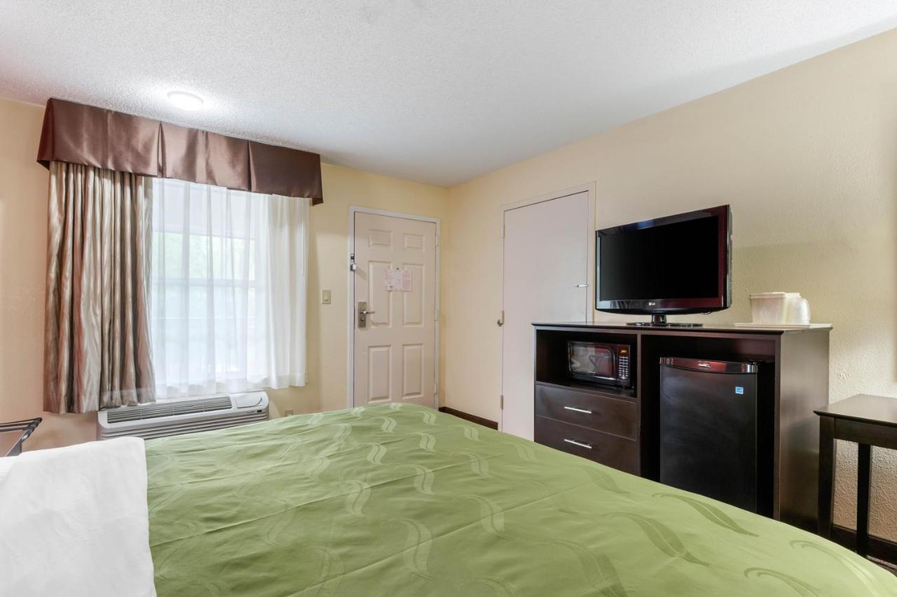Quality Inn & Suites Lexington Buitenkant foto