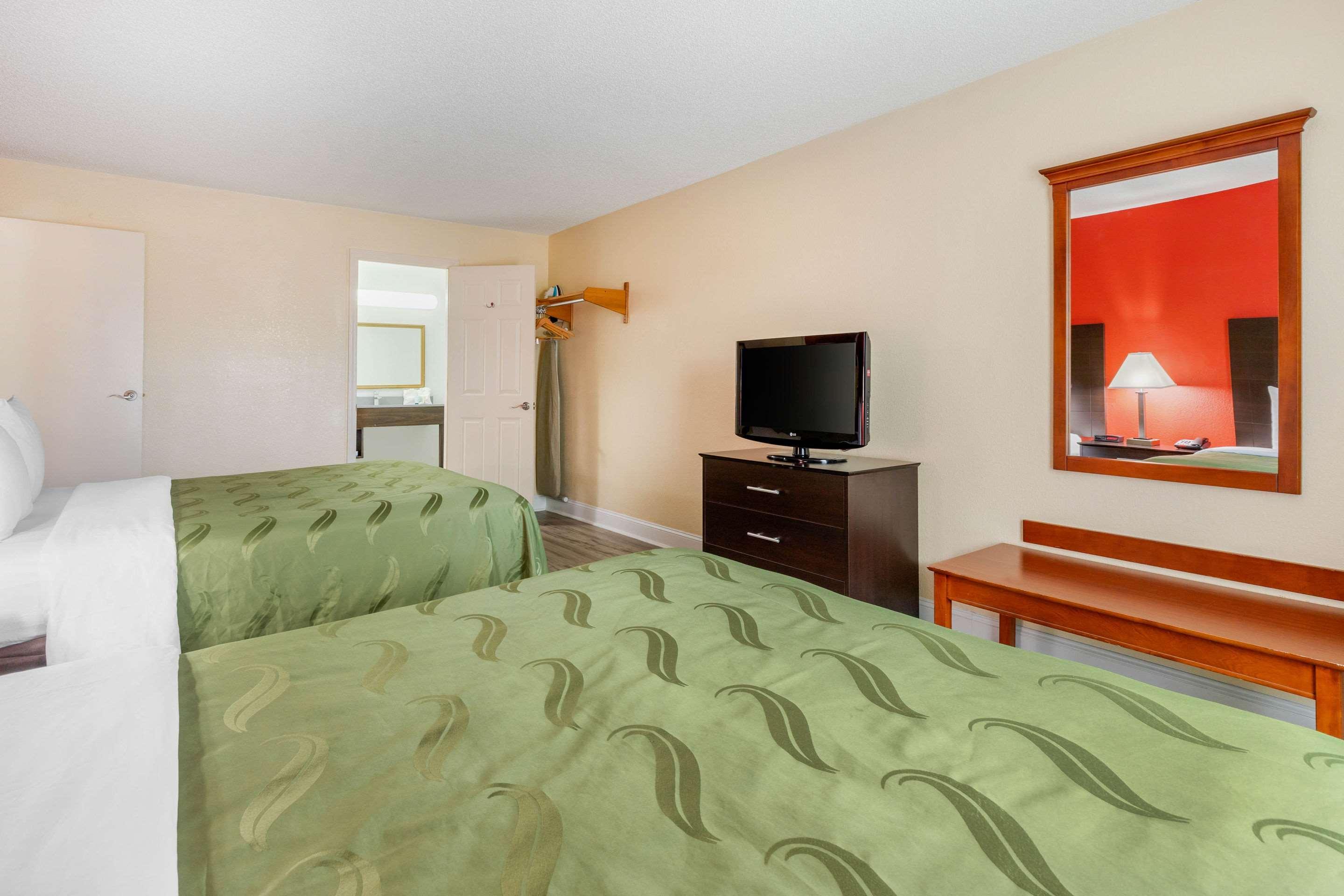 Quality Inn & Suites Lexington Buitenkant foto
