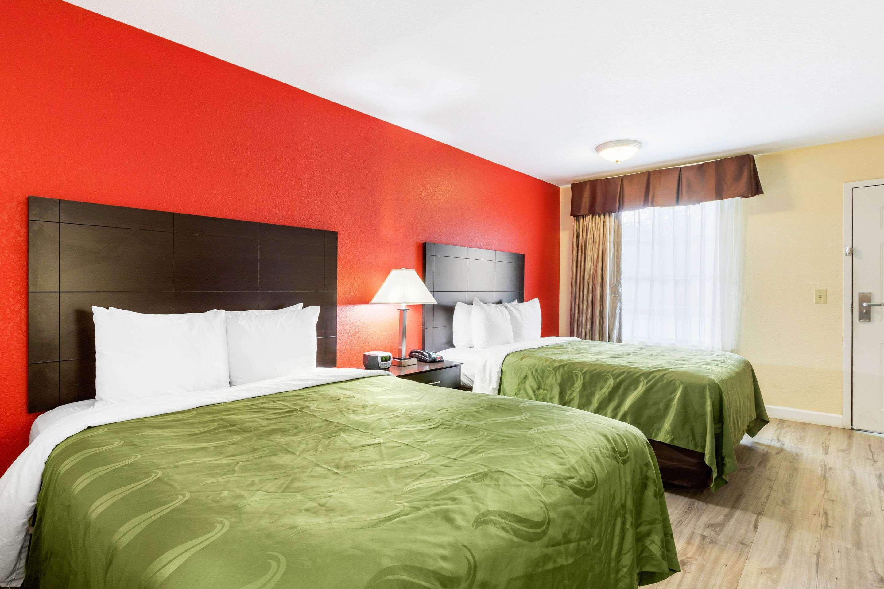 Quality Inn & Suites Lexington Buitenkant foto