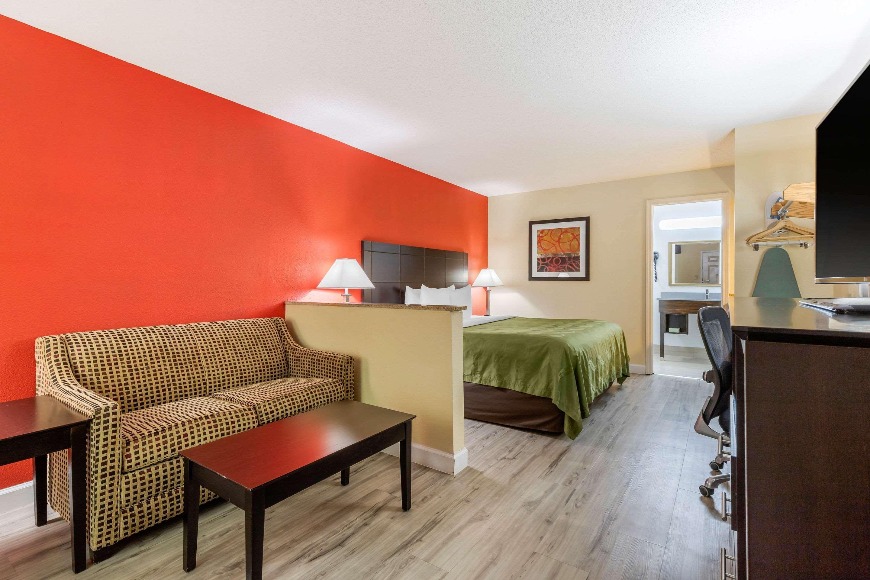 Quality Inn & Suites Lexington Buitenkant foto