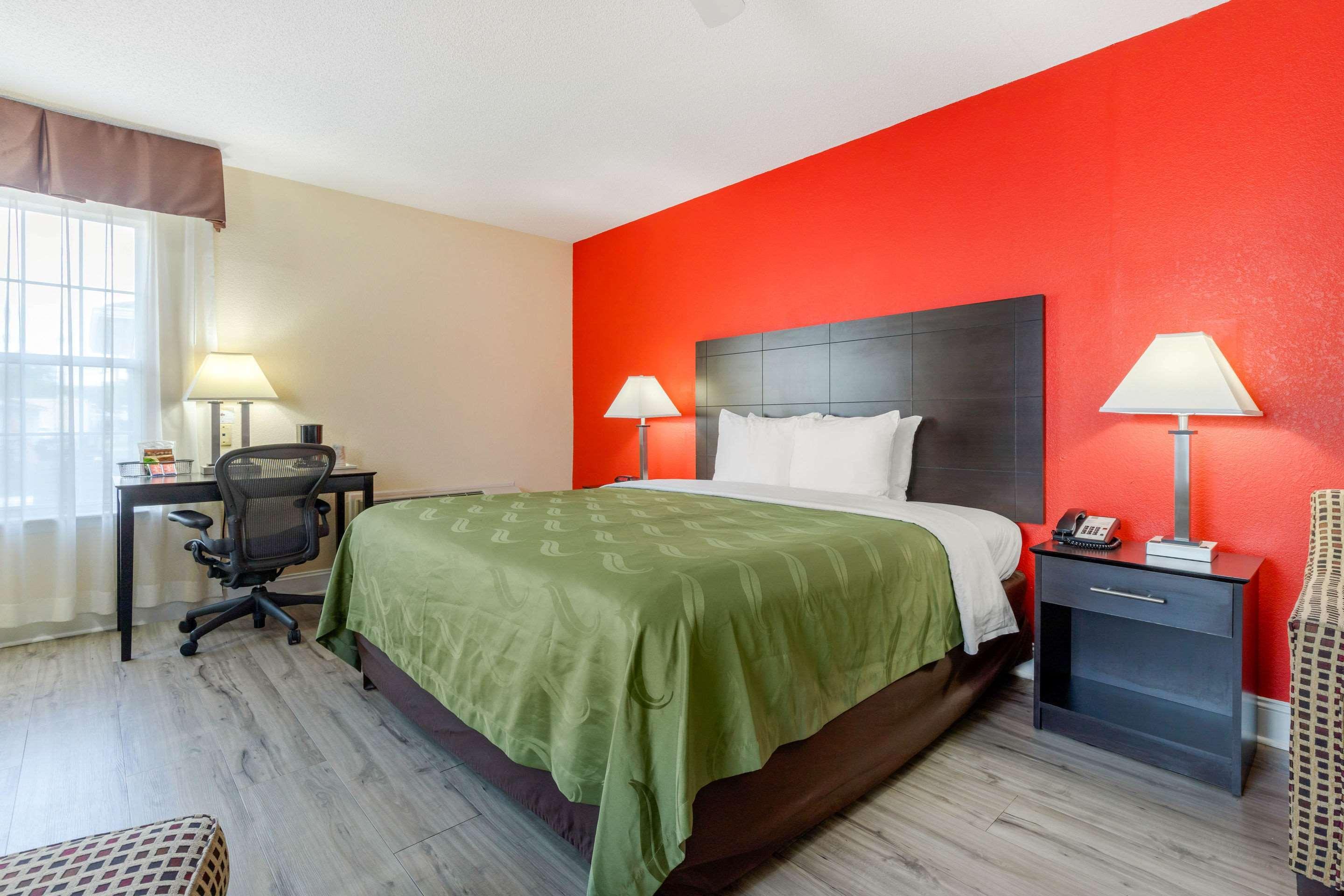 Quality Inn & Suites Lexington Buitenkant foto