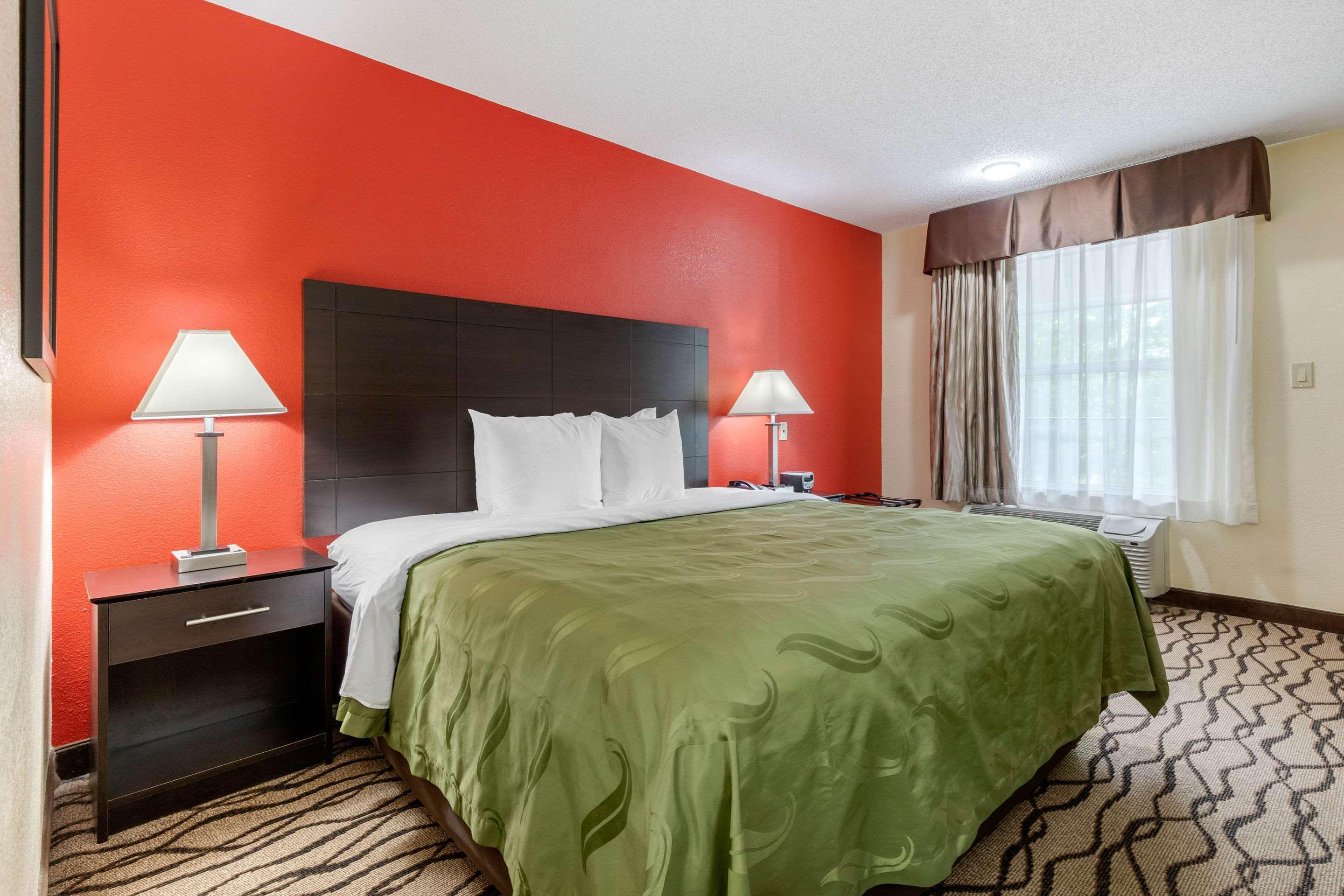 Quality Inn & Suites Lexington Buitenkant foto