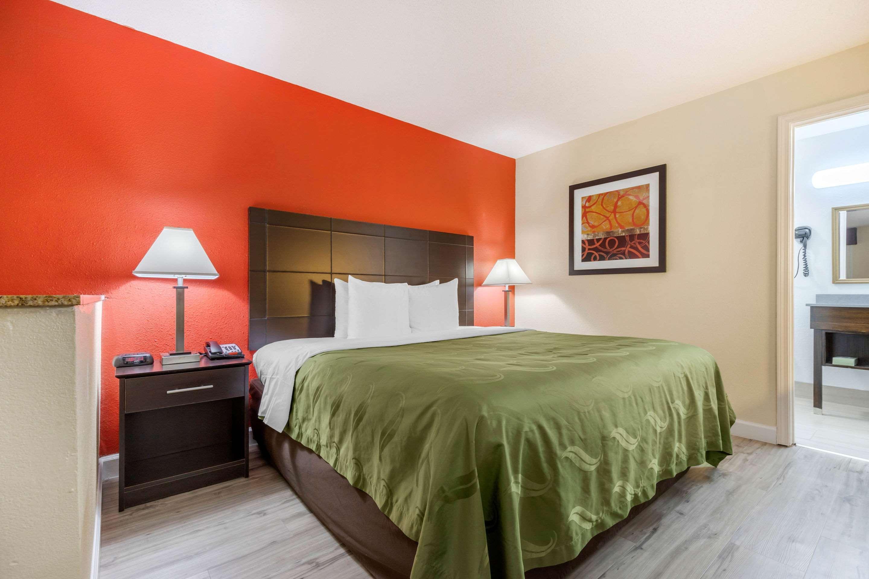 Quality Inn & Suites Lexington Buitenkant foto