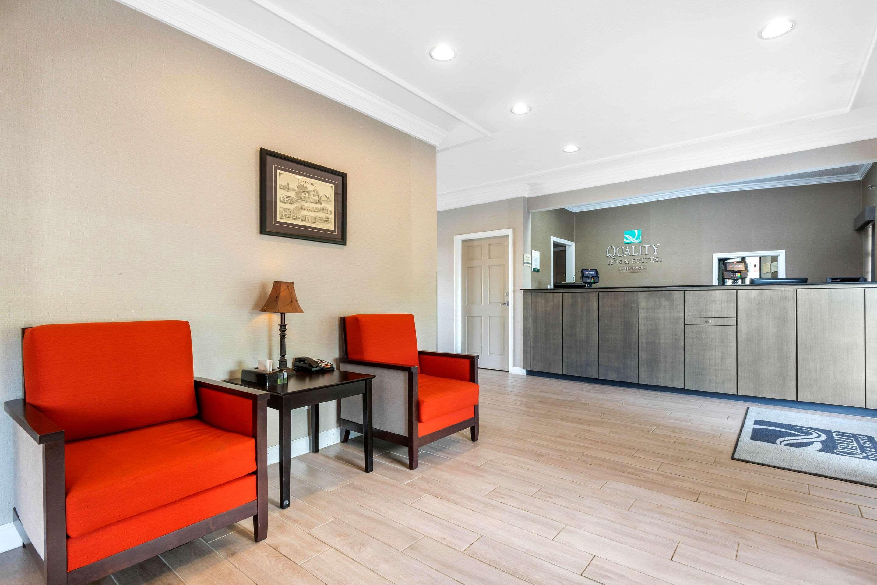 Quality Inn & Suites Lexington Buitenkant foto