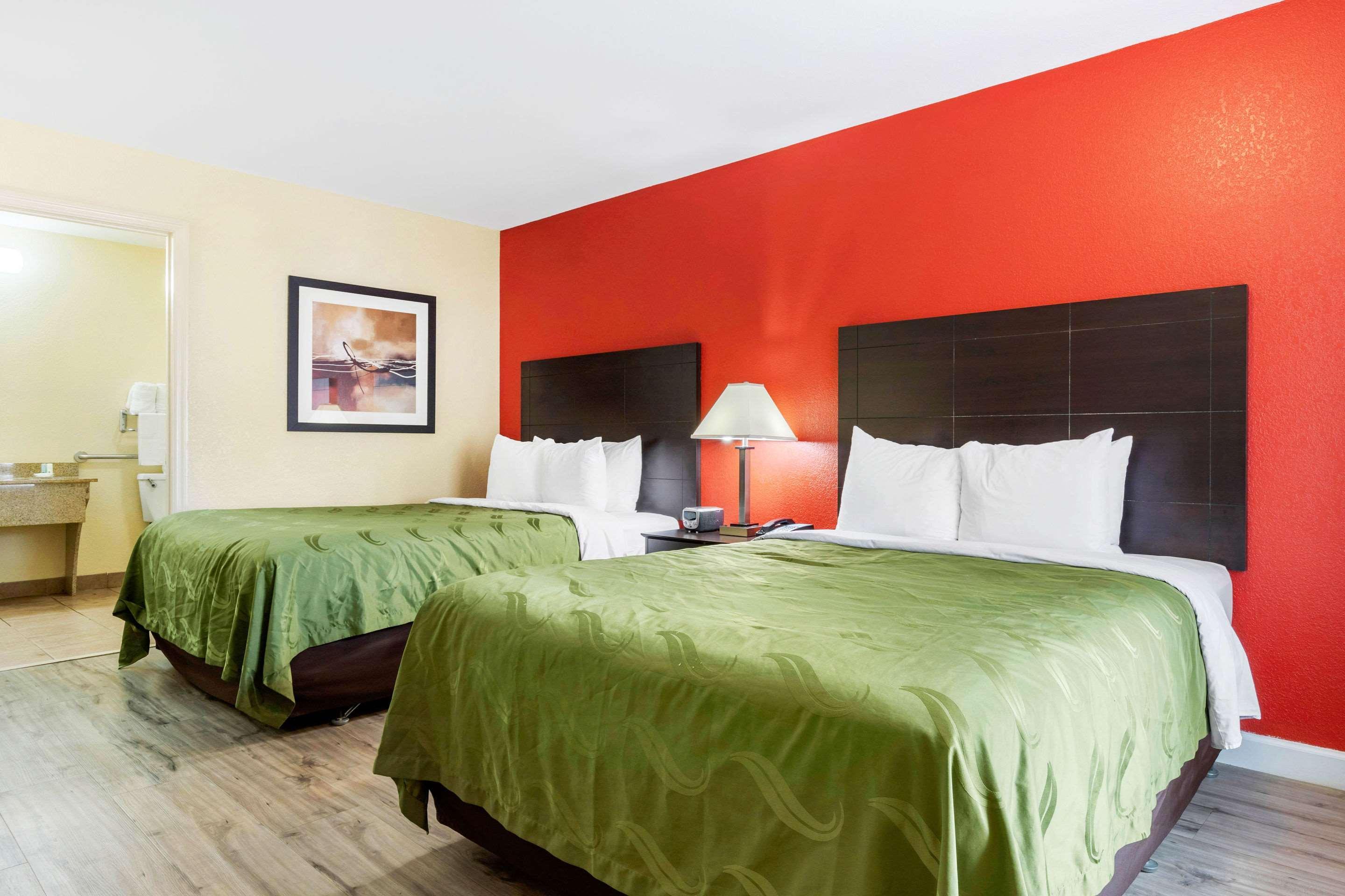 Quality Inn & Suites Lexington Buitenkant foto