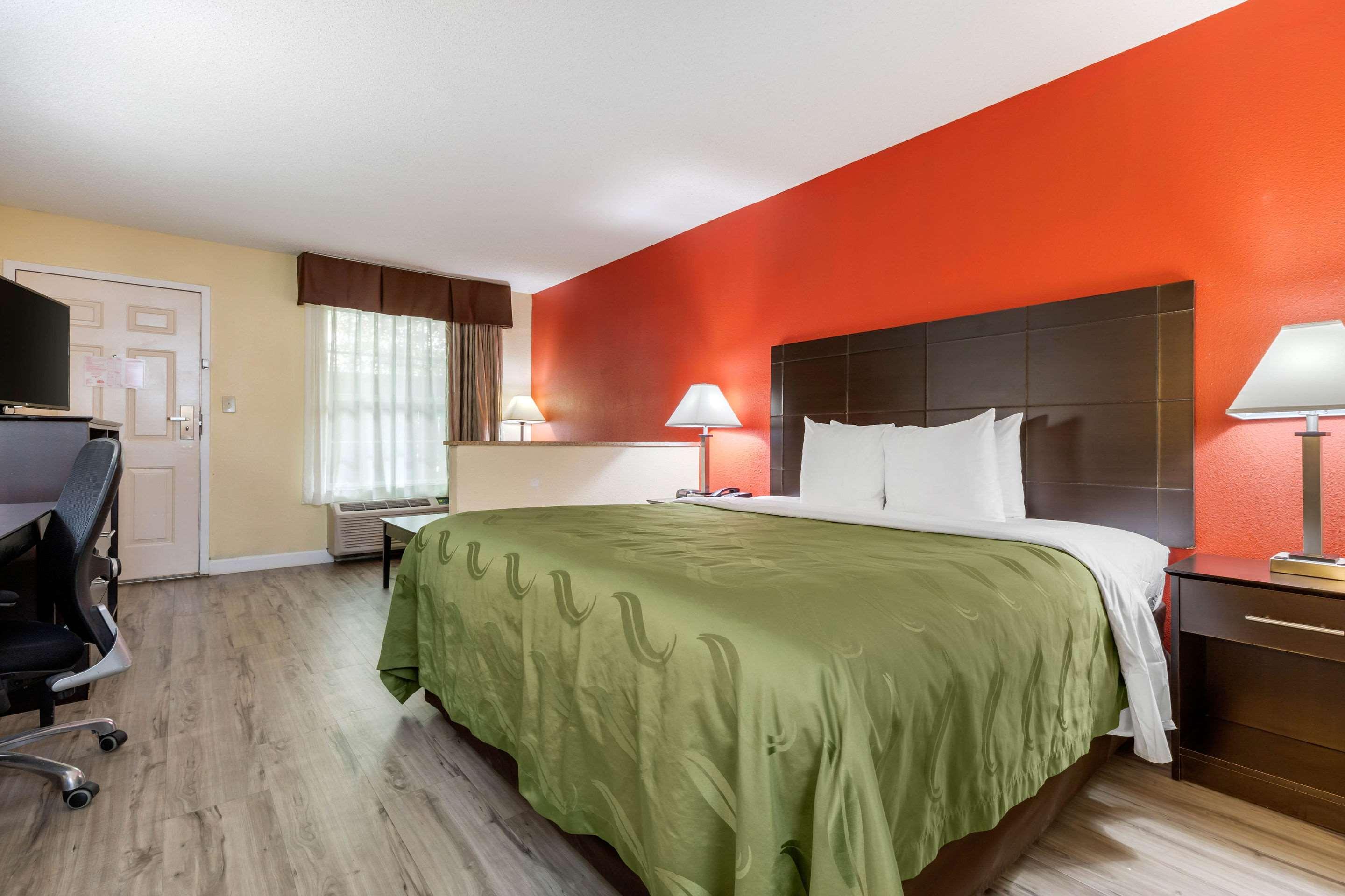 Quality Inn & Suites Lexington Buitenkant foto
