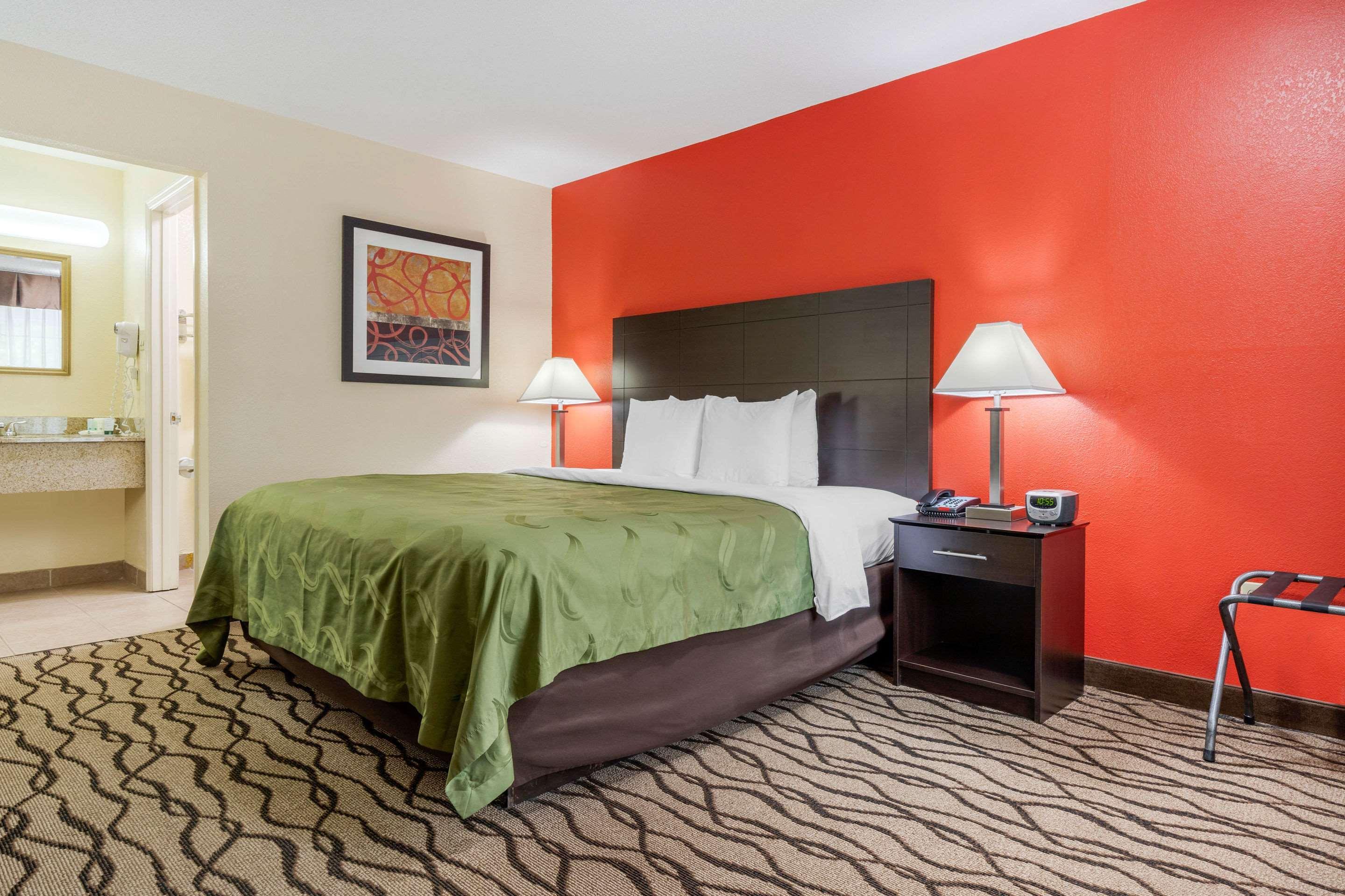 Quality Inn & Suites Lexington Buitenkant foto