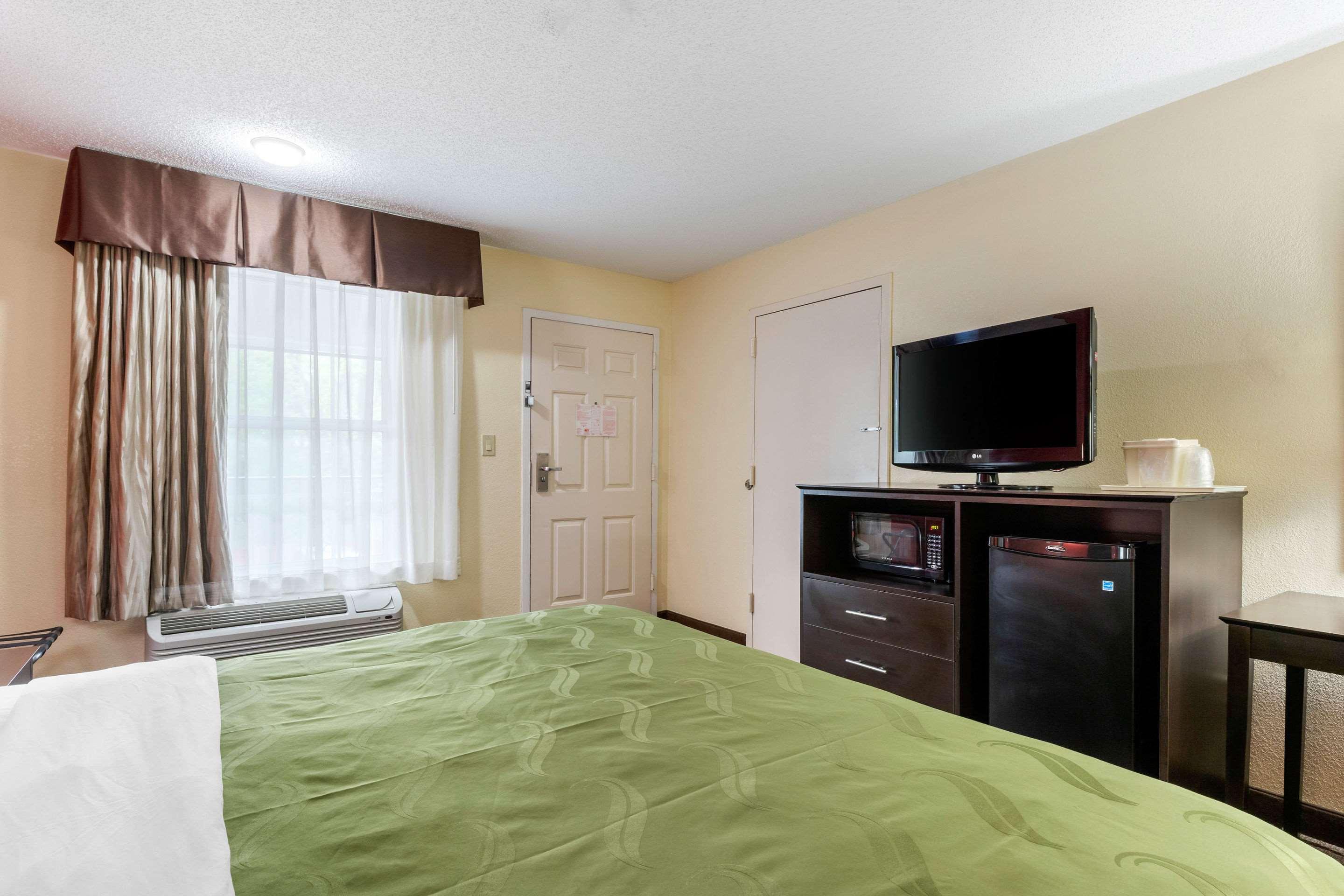 Quality Inn & Suites Lexington Buitenkant foto