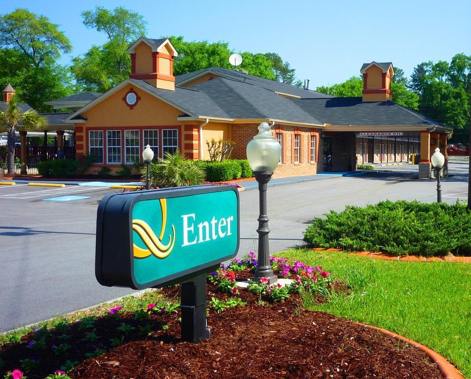 Quality Inn & Suites Lexington Buitenkant foto