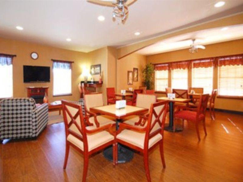 Quality Inn & Suites Lexington Buitenkant foto