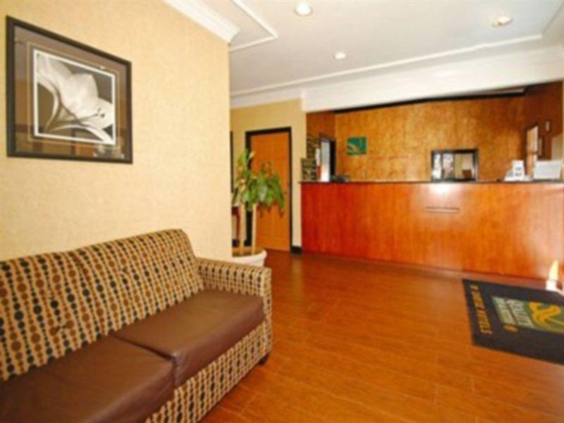 Quality Inn & Suites Lexington Interieur foto