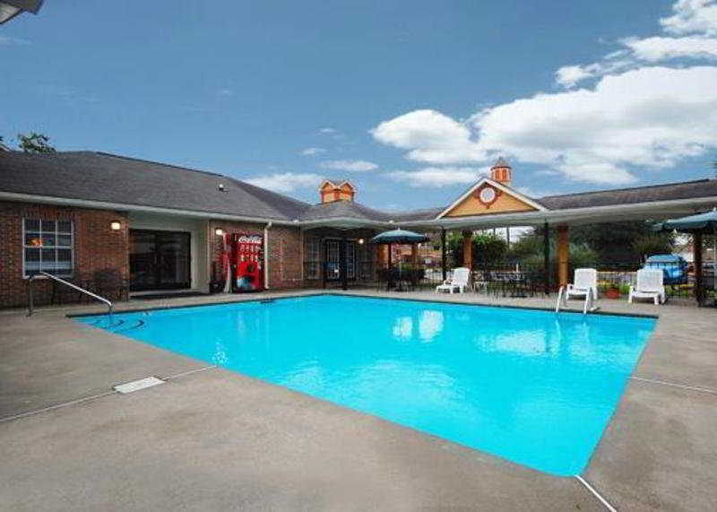 Quality Inn & Suites Lexington Buitenkant foto