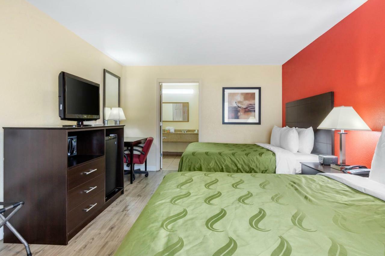 Quality Inn & Suites Lexington Buitenkant foto