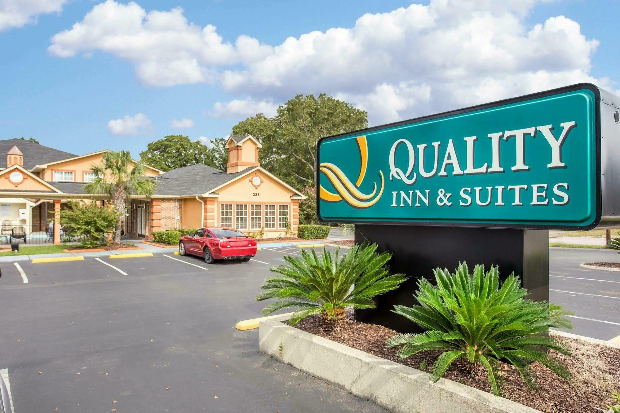 Quality Inn & Suites Lexington Buitenkant foto
