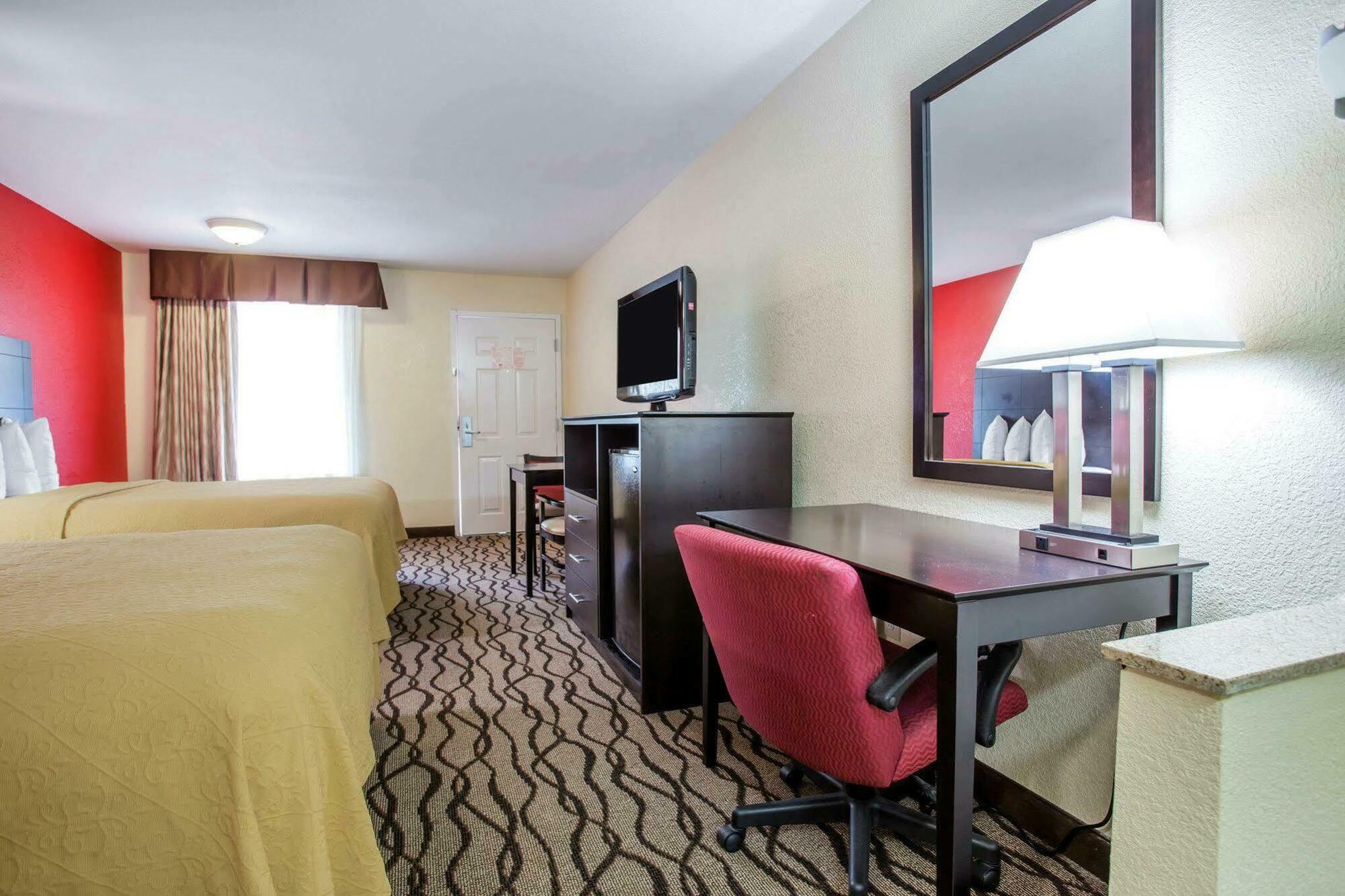 Quality Inn & Suites Lexington Buitenkant foto