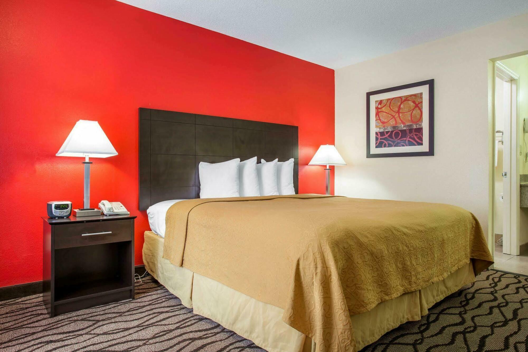 Quality Inn & Suites Lexington Buitenkant foto